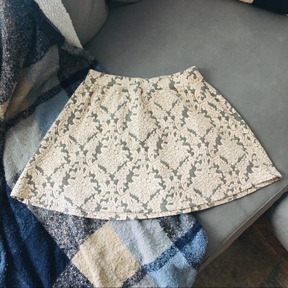 Cream lace pattern mini flare skirt